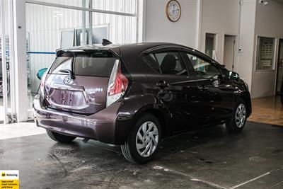 2015 Toyota Aqua - Thumbnail