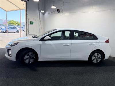 2022 Hyundai IONIQ - Thumbnail