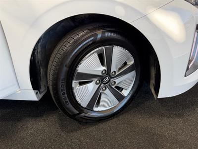 2022 Hyundai IONIQ - Thumbnail