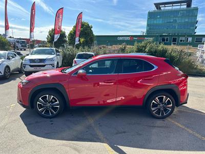 2022 Lexus UX250H - Thumbnail