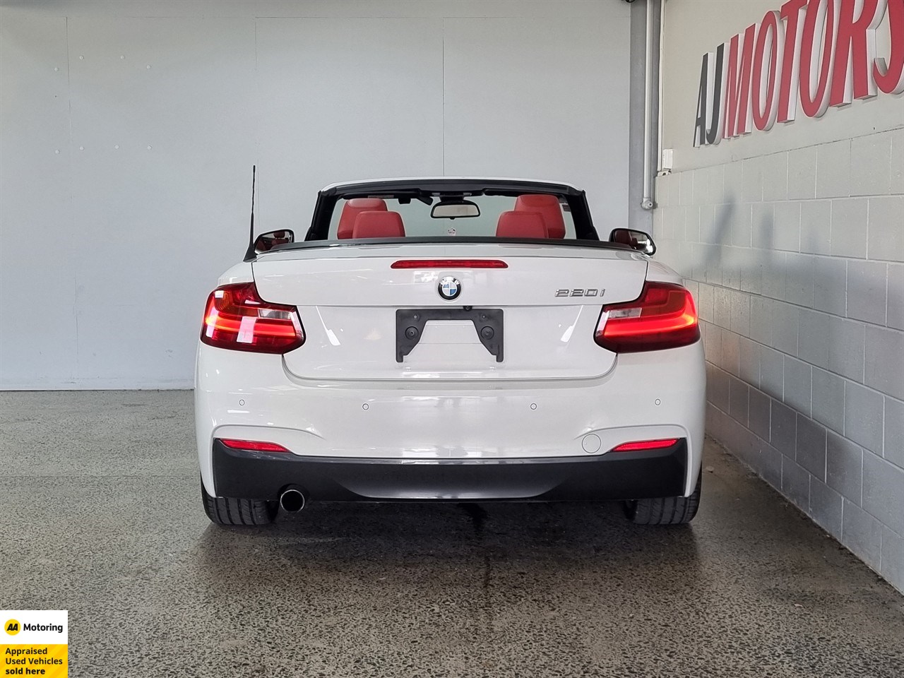 2015 BMW 220i
