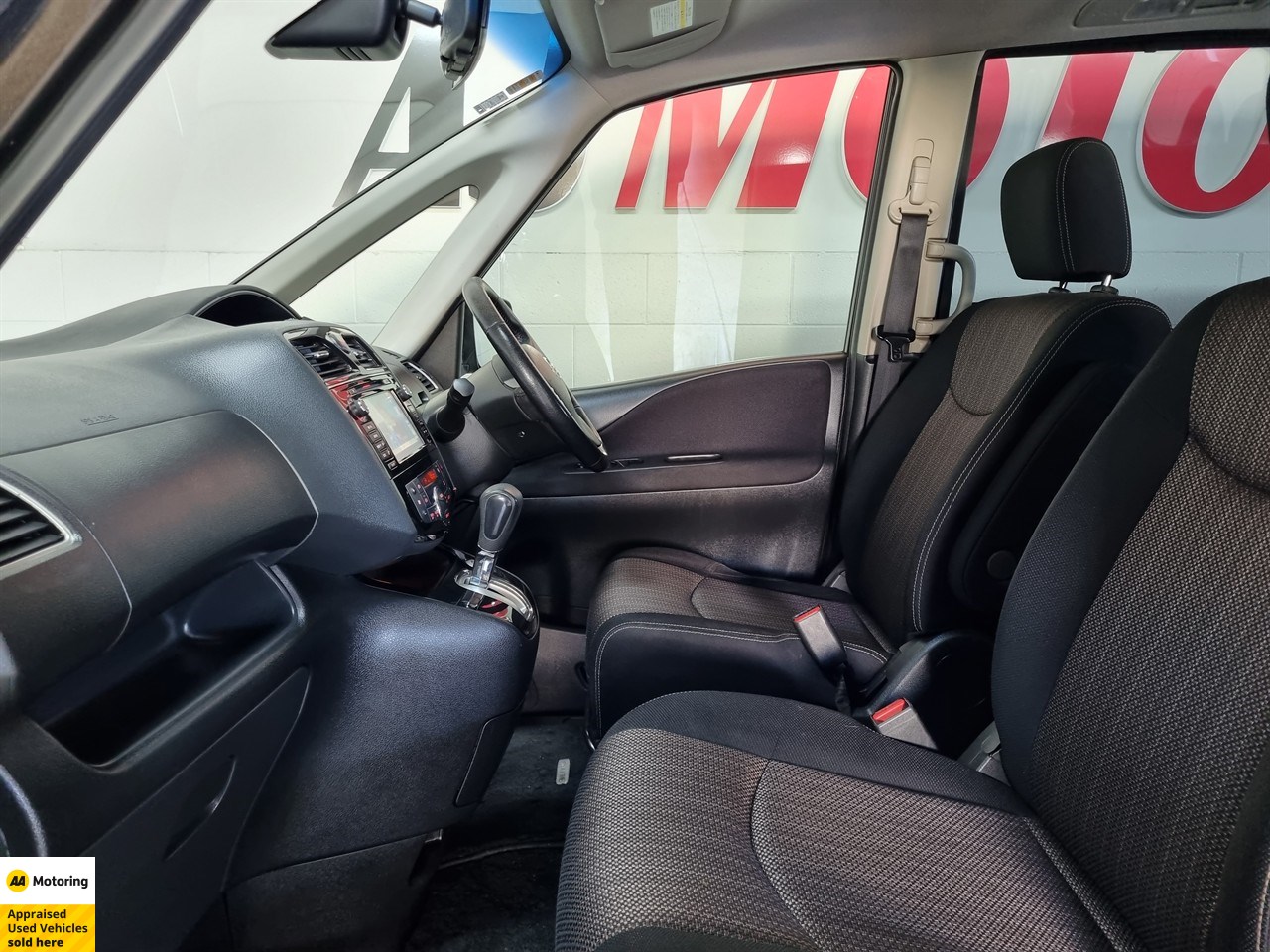 2014 Nissan Serena