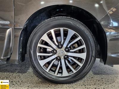 2014 Nissan Serena - Thumbnail