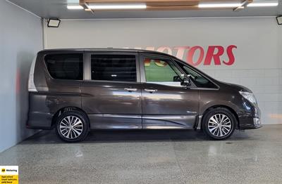 2014 Nissan Serena - Thumbnail