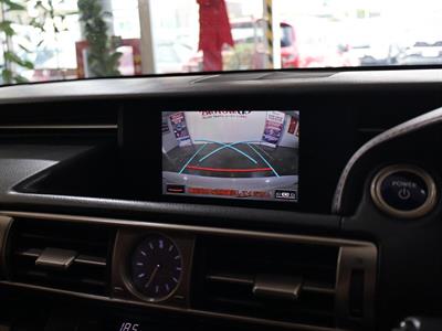 2015 Lexus IS 300h - Thumbnail