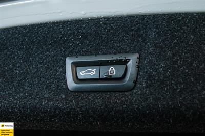 2019 BMW 320i - Thumbnail