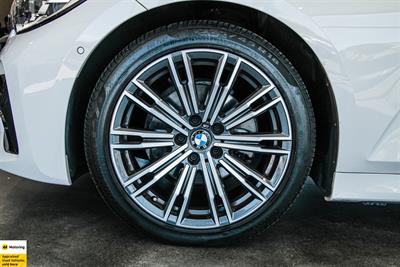 2019 BMW 320i - Thumbnail