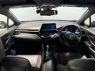 2017 Toyota C-HR - Thumbnail