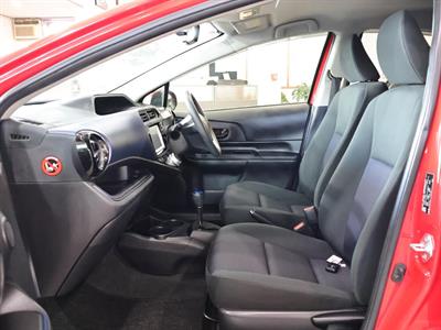 2015 Toyota Aqua - Thumbnail