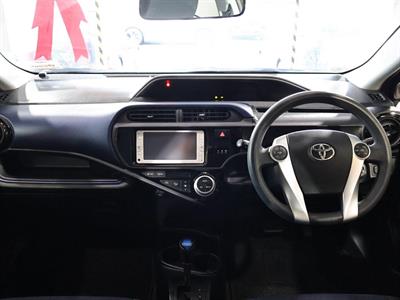 2015 Toyota Aqua - Thumbnail