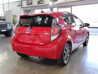 2015 Toyota Aqua - Thumbnail