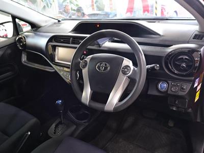 2015 Toyota Aqua - Thumbnail