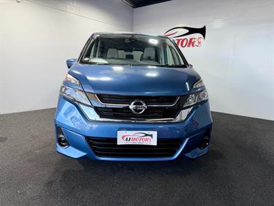 2017 Nissan Serena - Thumbnail