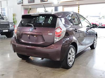 2014 Toyota Aqua - Thumbnail