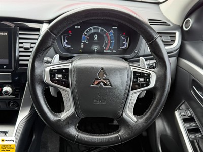 2022 Mitsubishi Pajero Sport - Thumbnail