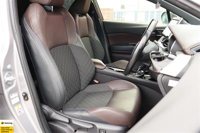 2017 Toyota C-HR - Thumbnail