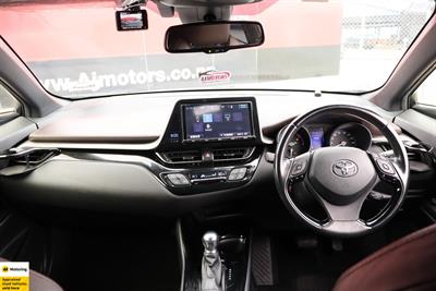 2017 Toyota C-HR - Thumbnail