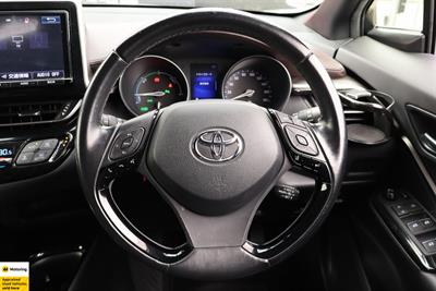 2017 Toyota C-HR - Thumbnail