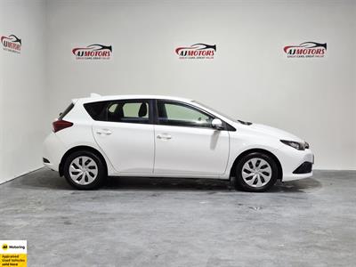 2018 Toyota Corolla - Thumbnail