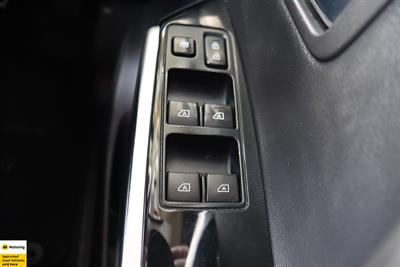 2023 Mitsubishi Pajero Sport - Thumbnail