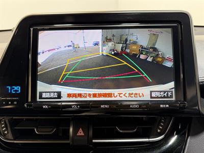 2017 Toyota C-HR - Thumbnail