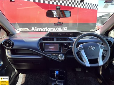 2015 Toyota Aqua - Thumbnail