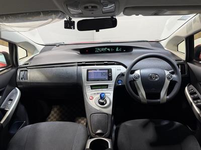 2014 Toyota Prius - Thumbnail