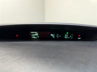 2014 Toyota Prius - Thumbnail