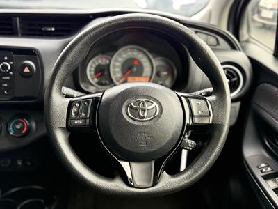 2018 Toyota Yaris - Thumbnail