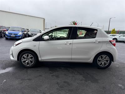 2018 Toyota Yaris - Thumbnail