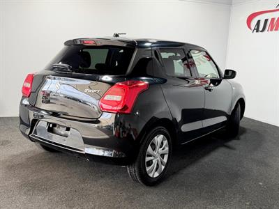 2017 Suzuki Swift - Thumbnail