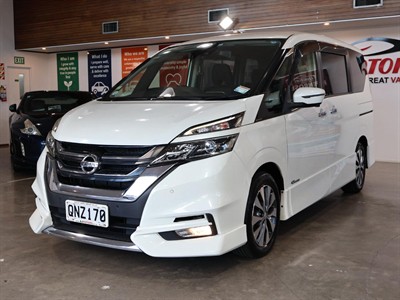 2016 Nissan Serena - Thumbnail