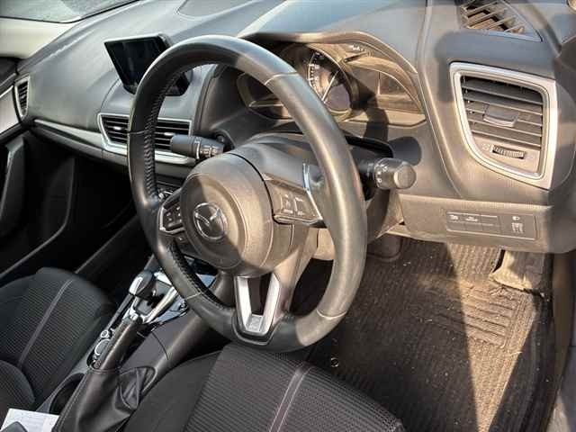 2017 Mazda Axela
