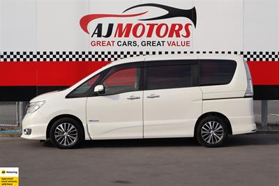 2015 Nissan Serena - Thumbnail