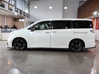 2015 Nissan Elgrand - Thumbnail