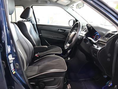 2015 Suzuki Swift - Thumbnail