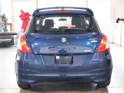 2015 Suzuki Swift - Thumbnail