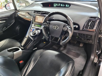 2014 Toyota Prius - Thumbnail