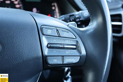 2022 Hyundai IONIQ - Thumbnail