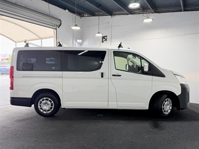2020 Toyota Hiace - Thumbnail