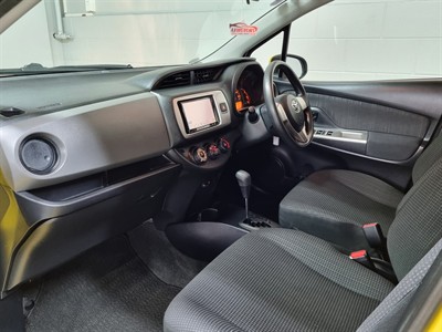 2014 Toyota Vitz - Thumbnail