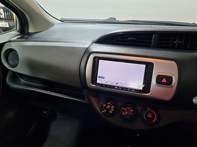 2014 Toyota Vitz - Thumbnail