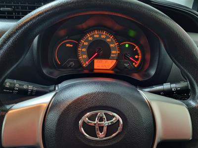 2014 Toyota Vitz - Thumbnail