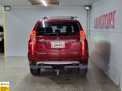 2019 Mitsubishi Pajero Sport - Thumbnail