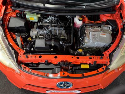 2012 Toyota Aqua - Thumbnail