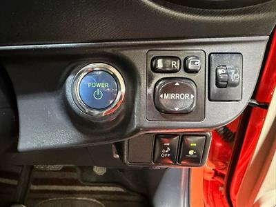 2012 Toyota Aqua - Thumbnail