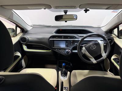 2012 Toyota Aqua - Thumbnail