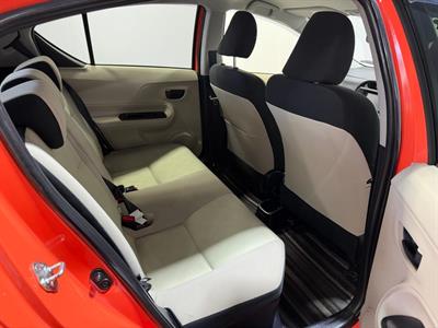 2012 Toyota Aqua - Thumbnail