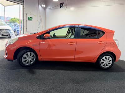2012 Toyota Aqua - Thumbnail