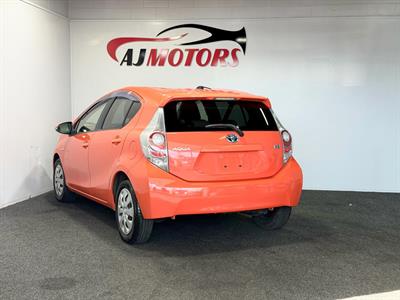 2012 Toyota Aqua - Thumbnail